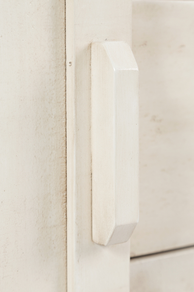 Avola AV1706-32 Highboard