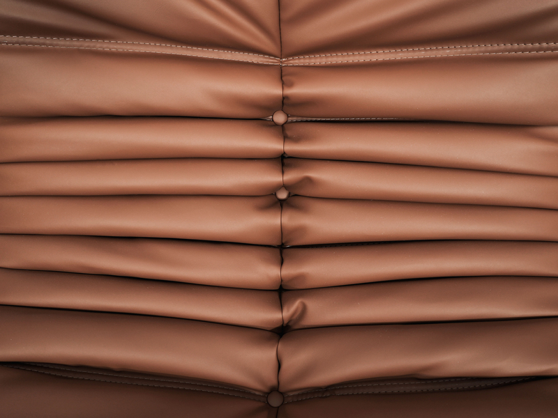 Set Nua N23-21 Armchair + Nua N22-21 Ottoman