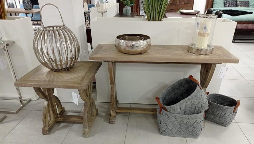 Avola AV1934-4 Console table