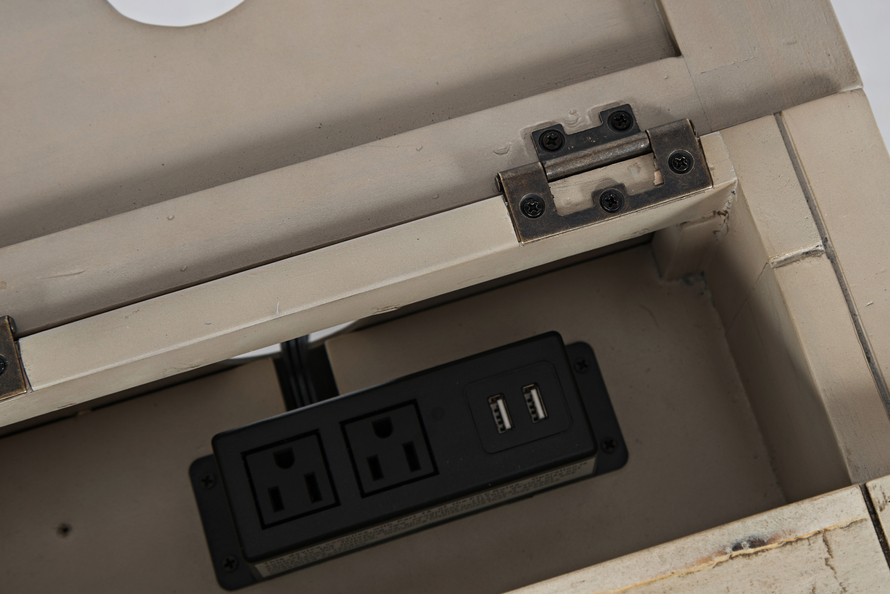 Avola AV1610-22 Bedside table