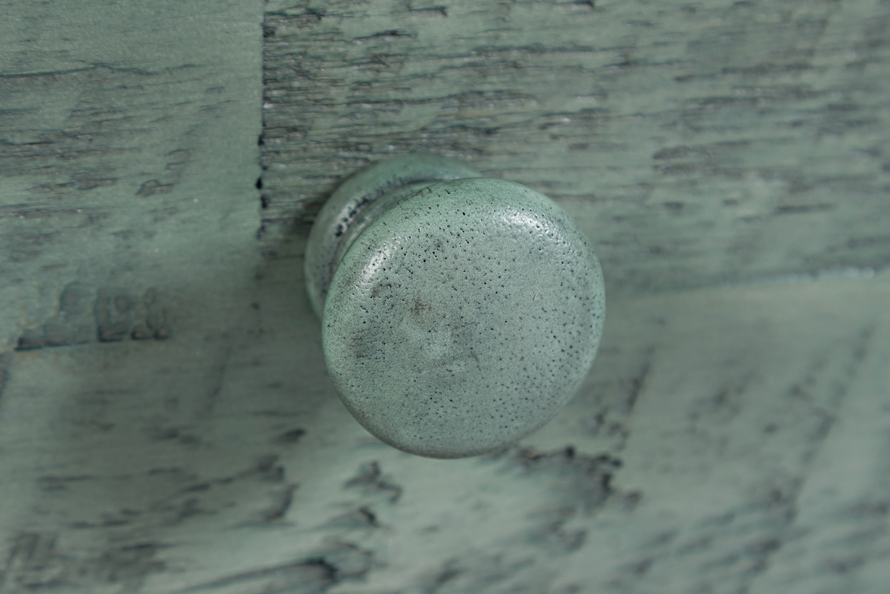 Avola AV1615-22 Bedside table